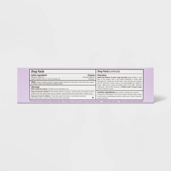 Extra Sensitive Fluoride Anti-Cavity Whitening Toothpaste - Mint - 4oz - up&up™
