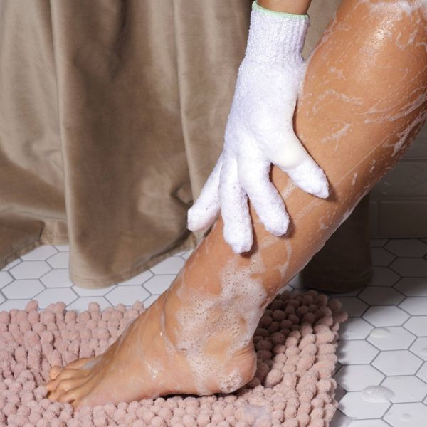 EcoTools Avocado Oil Infused Gentle Bath + Shower Gloves