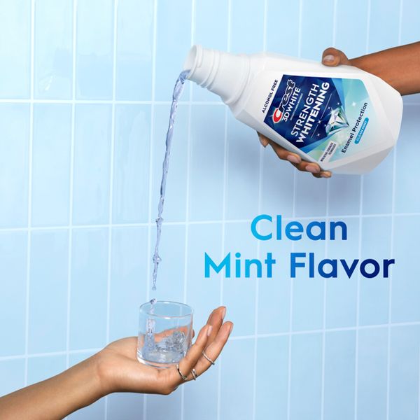 Crest 3D White Strength Whitening Mouthwash - Alcohol Free - Contains Fluoride - Arctic Fresh - 946ml