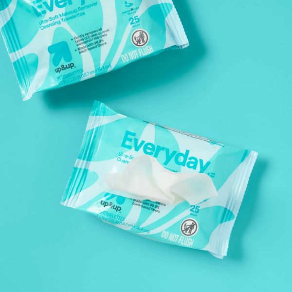 Everyday Ultra-Soft Makeup Remover Cleansing Towelettes - Scented - 10ct - up&up™