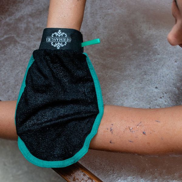 Dermasuri Deep Exfoliating Body Scrub Glove - Whole Body Application, 1 Piece