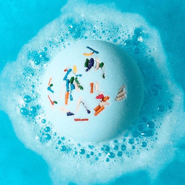 Da Bomb Bath Fizzers Cake Blue Confetti Bath Bomb - 3.5oz