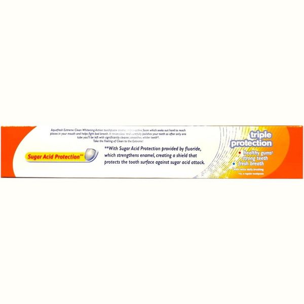 Aquafresh Extreme Clean Whitening Toothpaste Mint Blast helps remove stains and brighten teeth for a fresh, clean smile, 5.6 oz