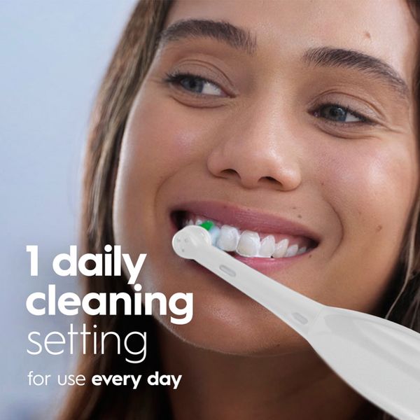 Oral-B ProClean Deep Clean Battery Electric Toothbrush with Timer and Brush Head - Black