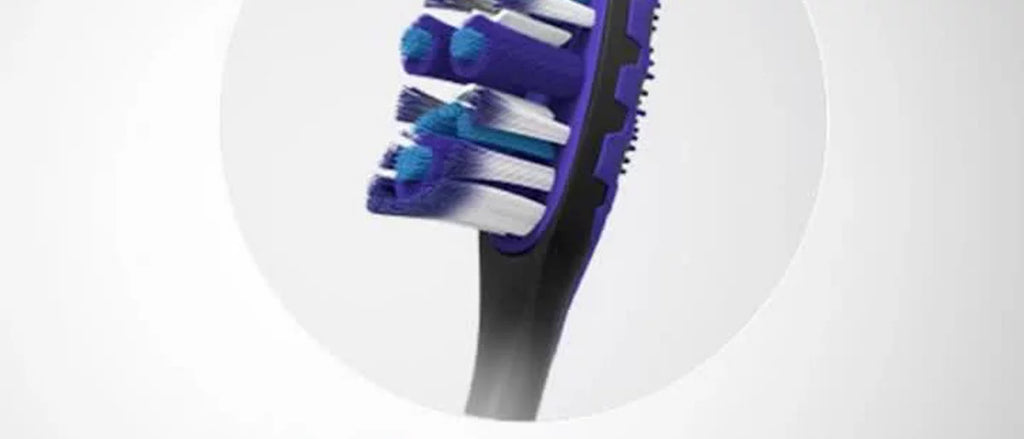 Colgate 360 Advanced Floss-Tip Manual Toothbrush – Medium - 1ct